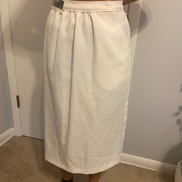 Vintage White Midi Skirt - Picture 12 of 15